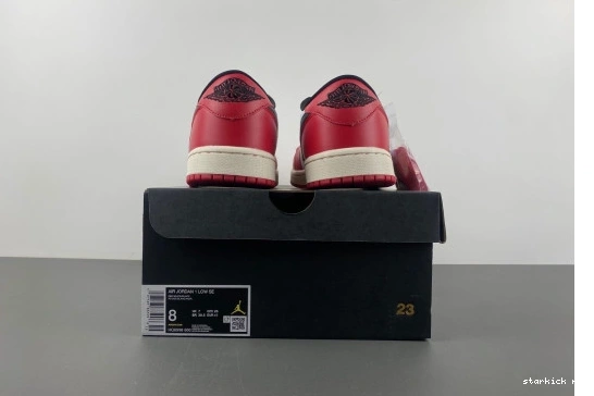 HQ6998-600 1 HQ6998-600 Low  Air OG “Chicago” Jordan  0302